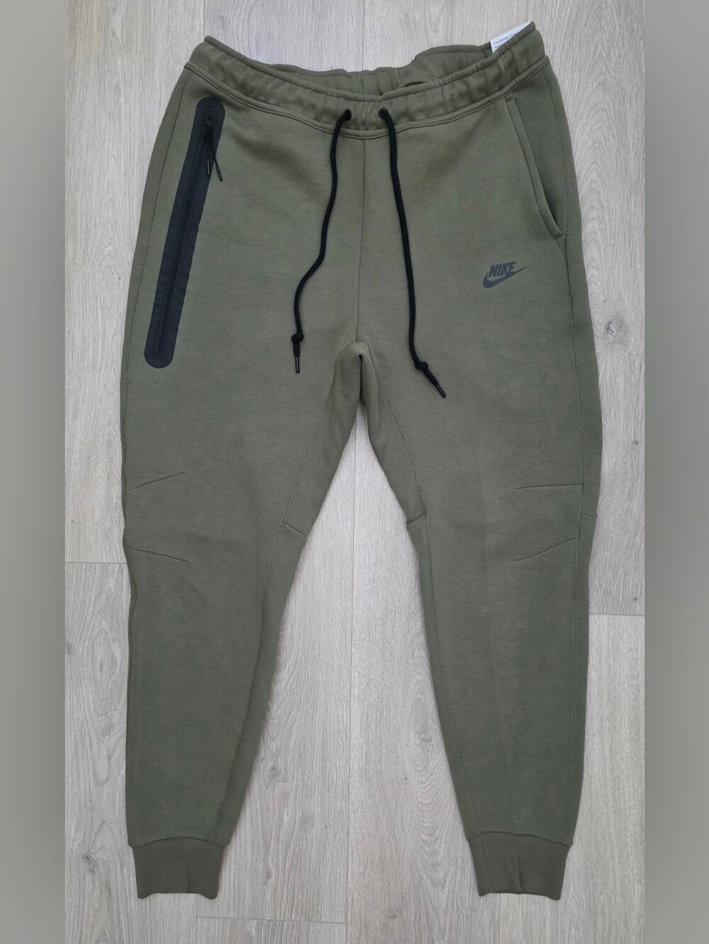 Nike Sportswear Tech Fleece Joggers Green FB8002-222 Mens Sz Large NWT MSRP $125